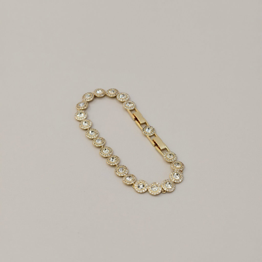 Victoria – Necklace and Bracelet Featuring Shimmering Round Button