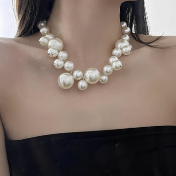 Lucie – Stylish Luxury Necklace with Large and Small Pearls