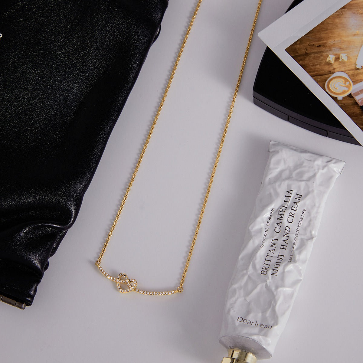Valeria – Radiant Heart Necklace