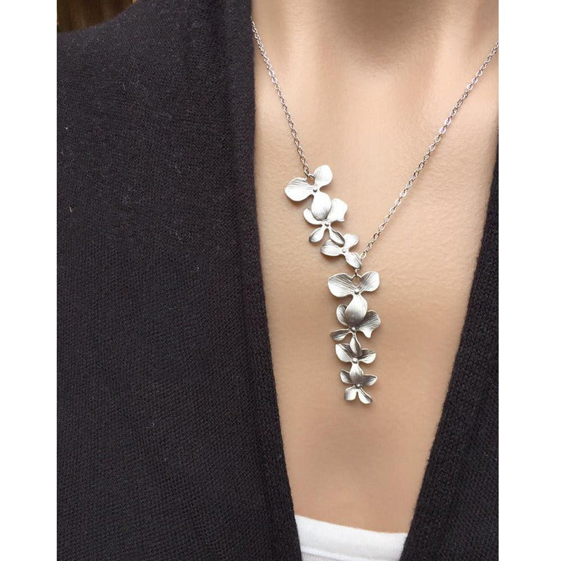 Flora – Floral necklace silver in retro style