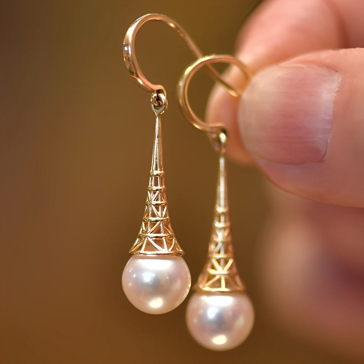 Feliza – Vintage Golden Earrings with Dangle Pearls