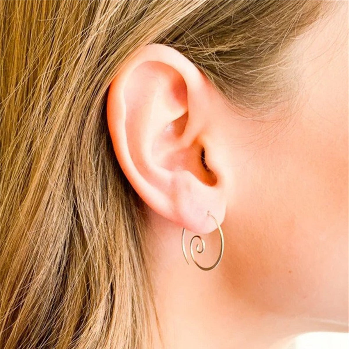 Yara – Bohemian spiral earrings in silver