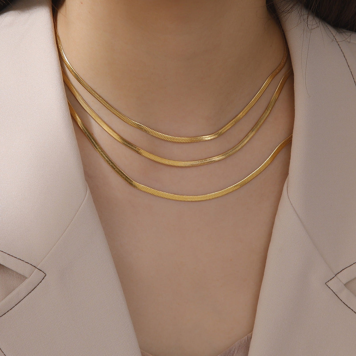 Lucienne - Stylish Gold Necklace in Snake Style