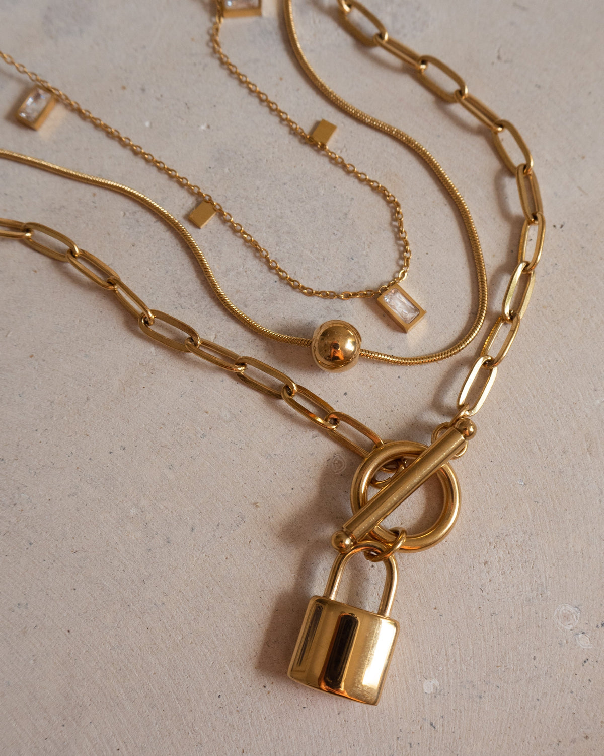 Goodlove - Pendant chain featuring a lock