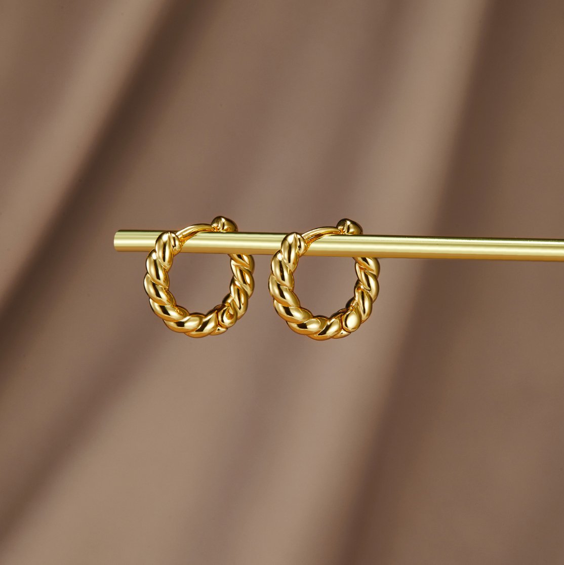 Orhyl – Golden Twisted Earrings