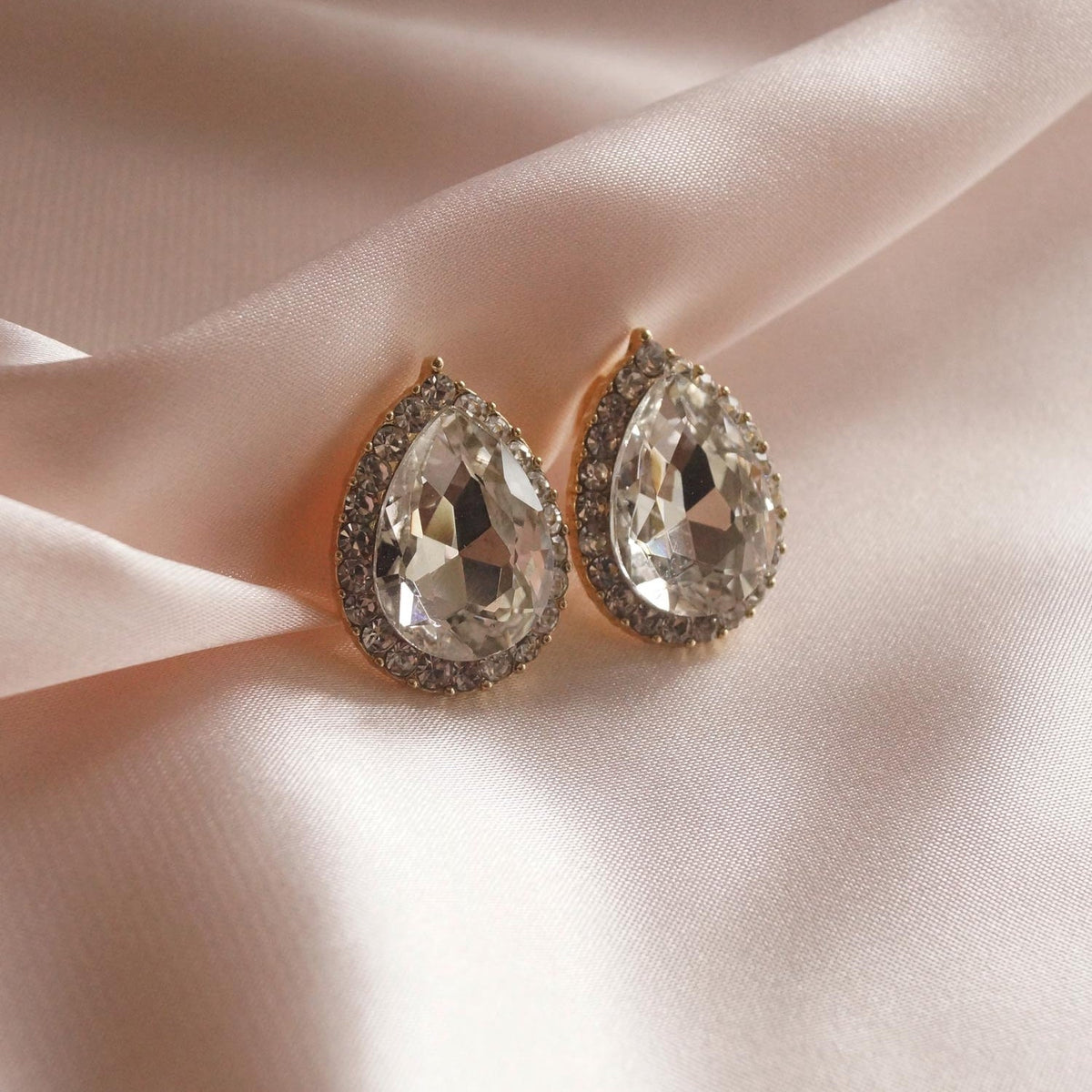 Lucy - Pear-Shaped Diamond Stud Earrings