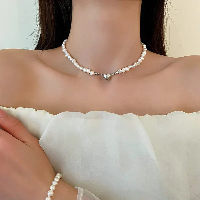 Alix – Short Pearl Necklace Love Magnet
