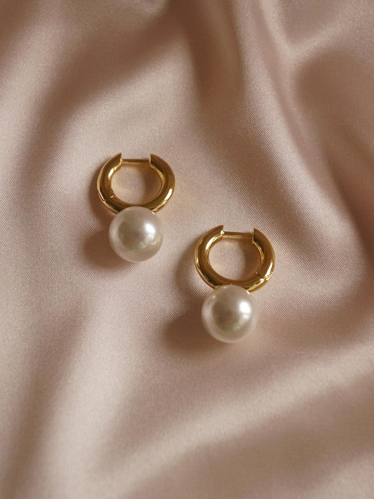 Moira - Earrings with Pearls