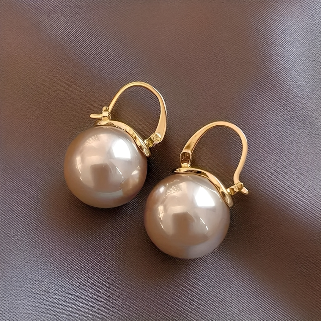 Ariane – Elegant Earrings in Gold & Pearl