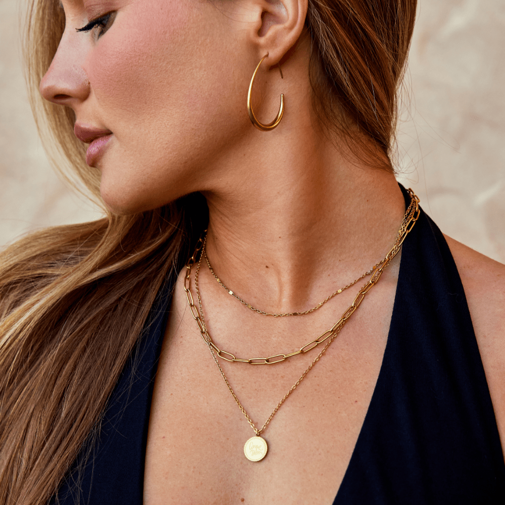 Nica – Modern Golden Hoops