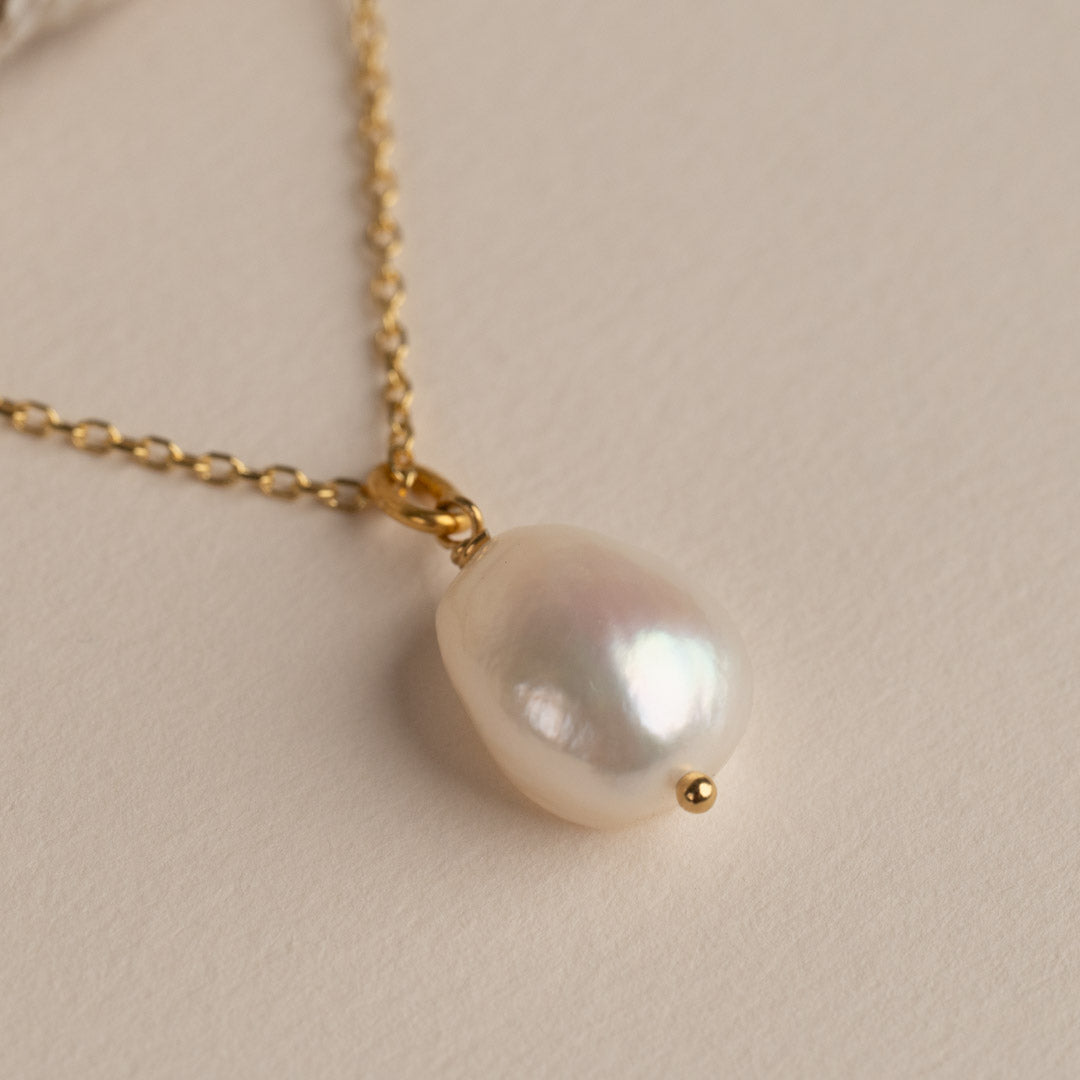 Golden Pearl Necklace - Gleaming Pearl Pendant