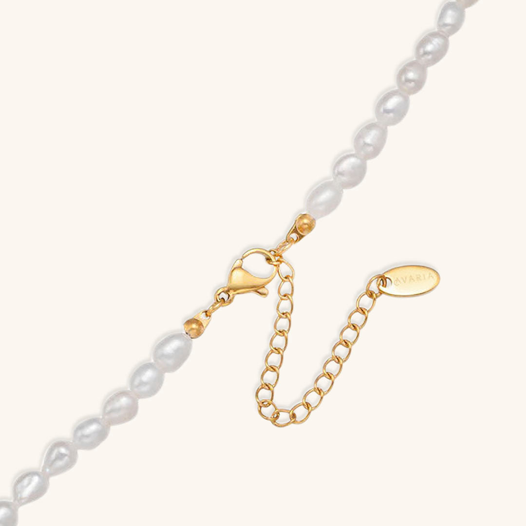 Avaria - Choker featuring Freshwater Pearls