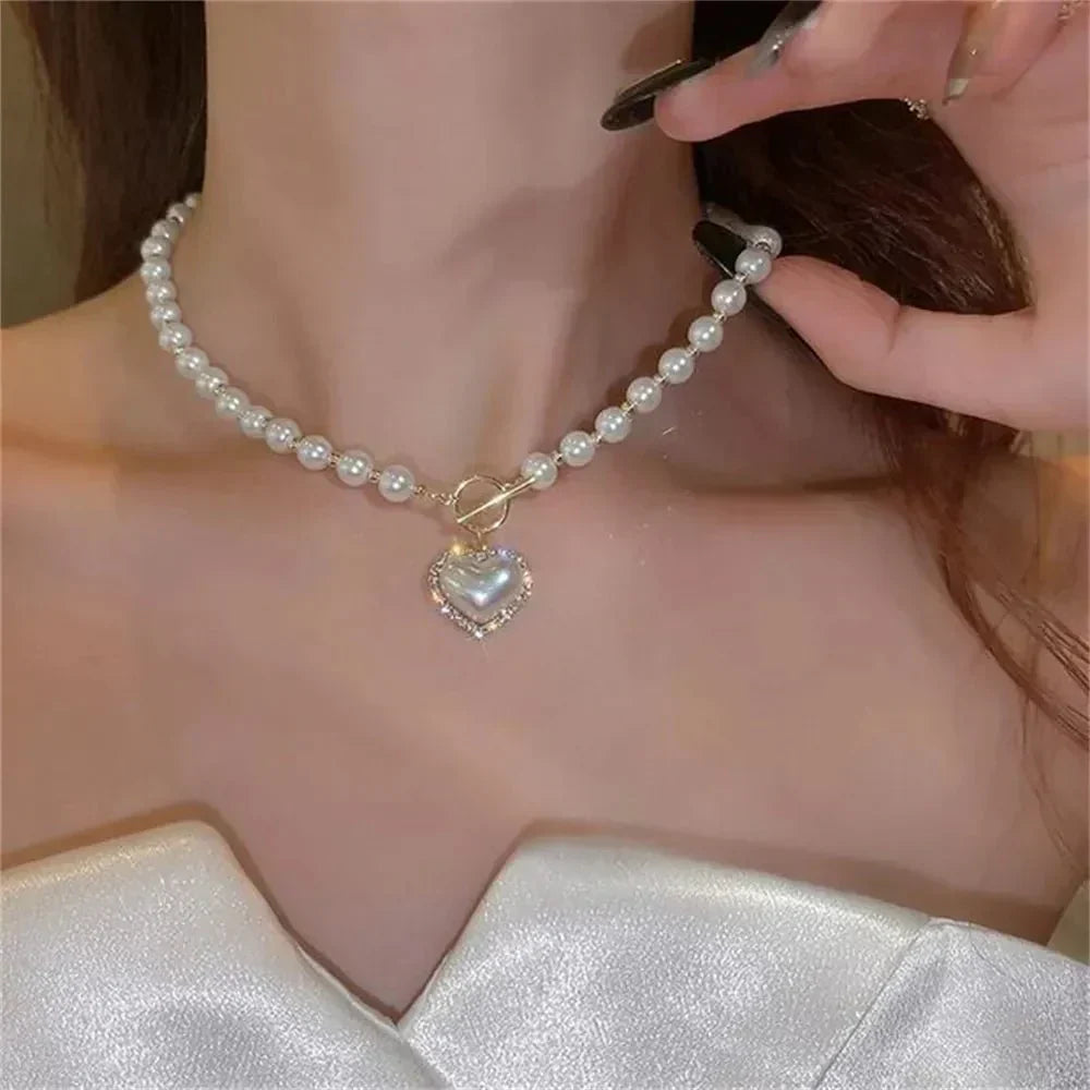 Amara – Pearl Choker Necklace