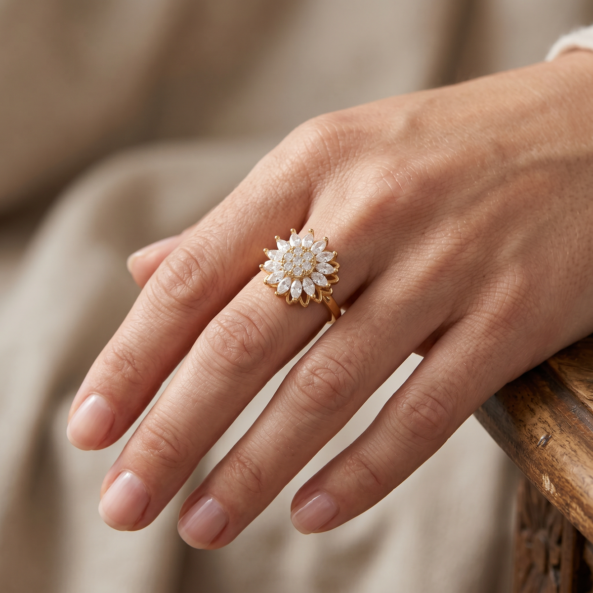Solaya – Anti-Stress Sunflower Ring