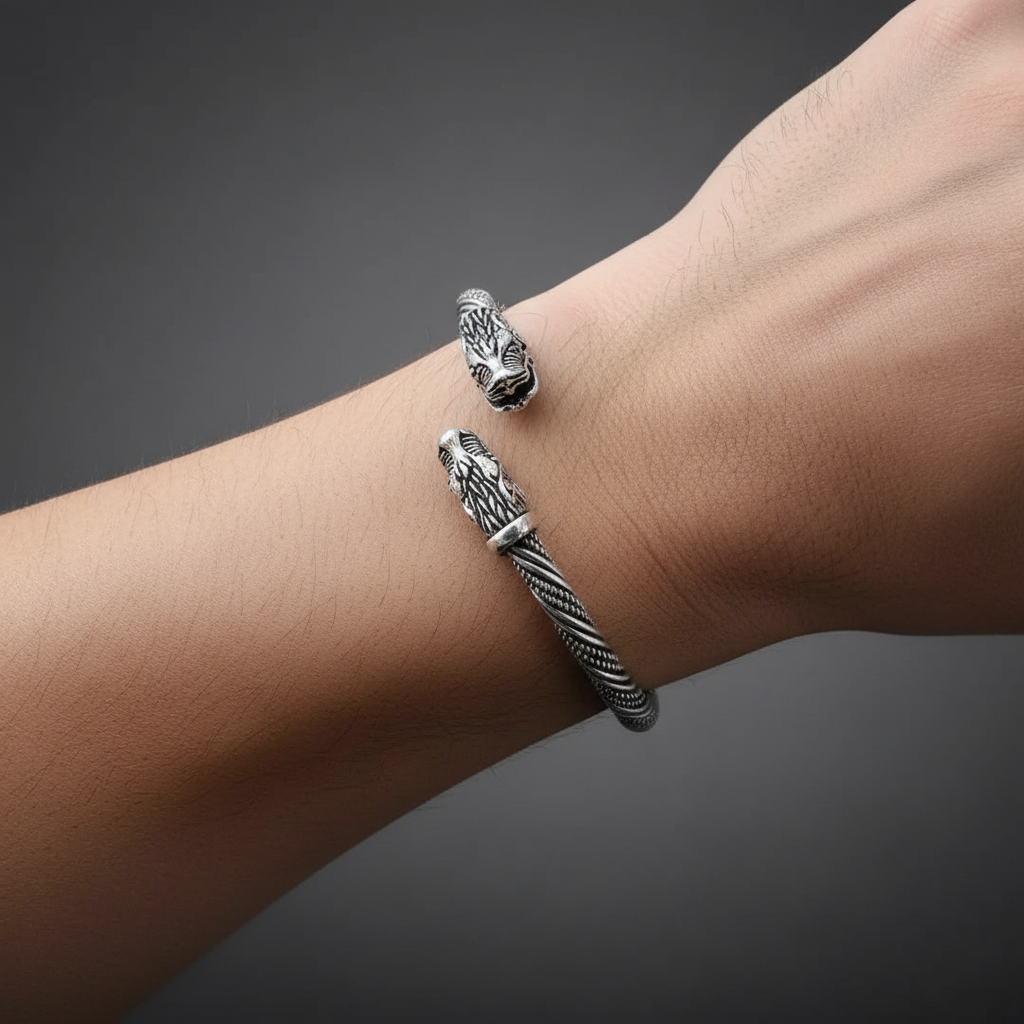Ragnar – Viking Bracelet in Antique Silver Look for Men