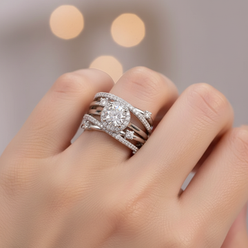 Ivanna – Ring with Shimmering Zircons Twisted
