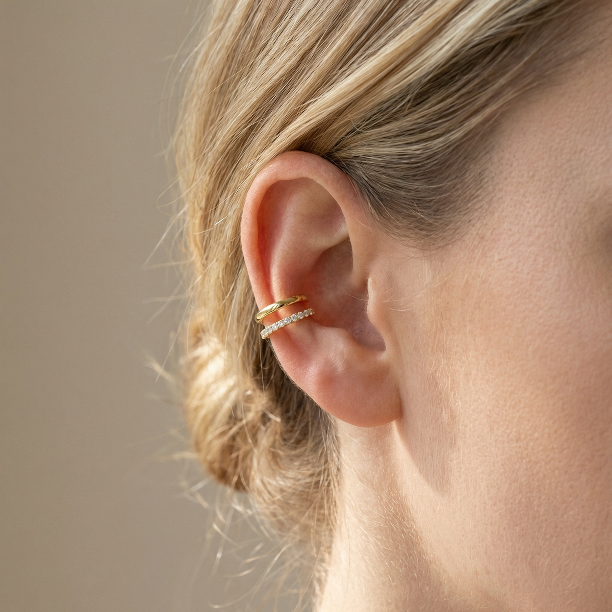 Kelly – Golden Ear Cuff