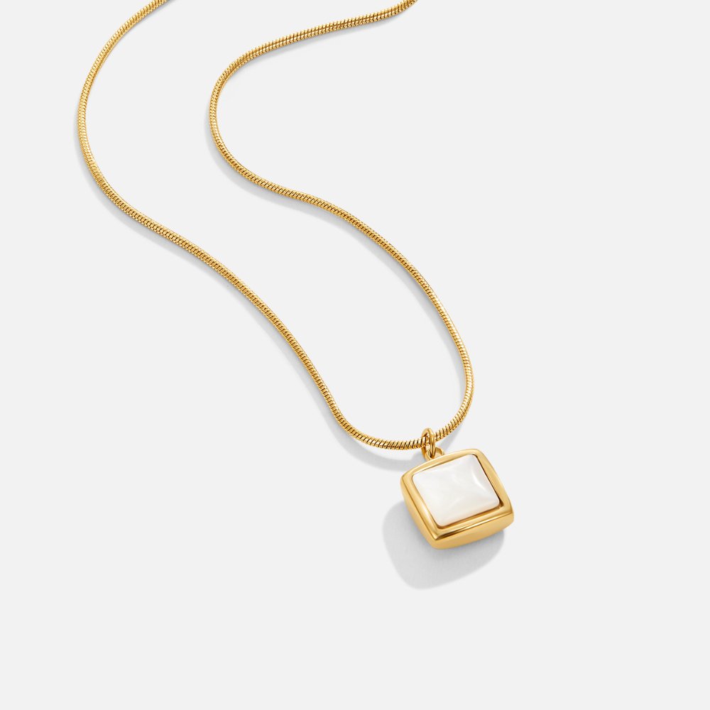 Riva - Pendant Necklace Featuring Moonstone