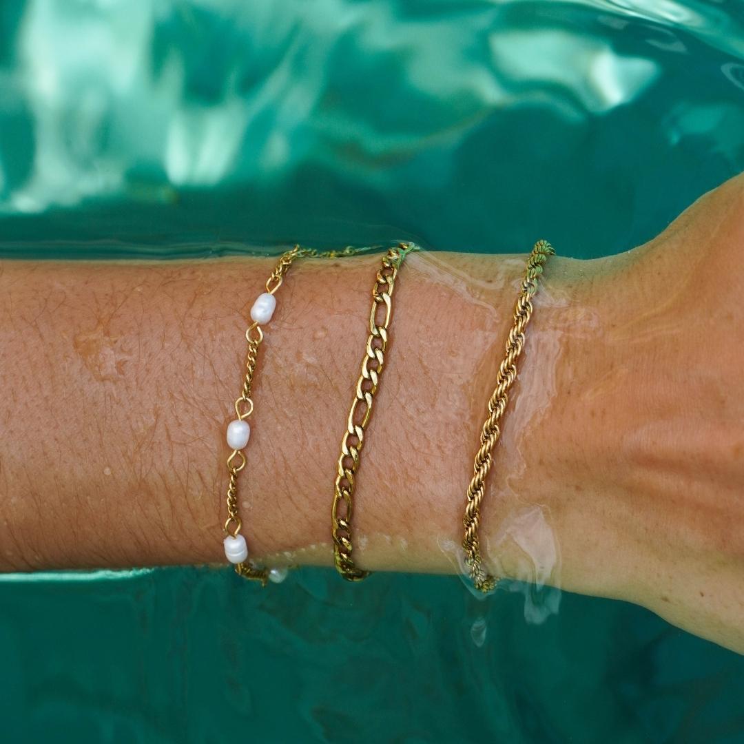 Calvi – Bracelet featuring a Braided Gold Chain