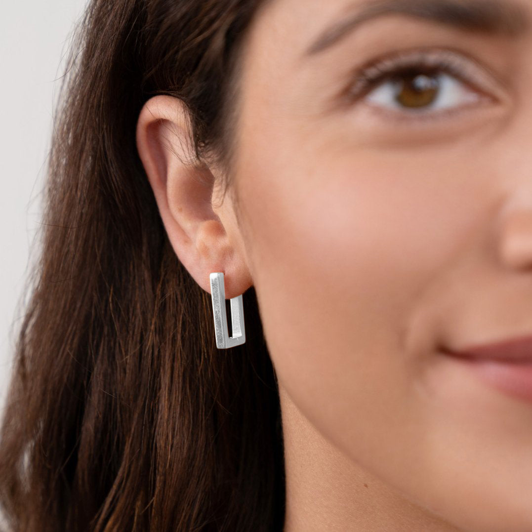 Theia - Rectangular silver hoops