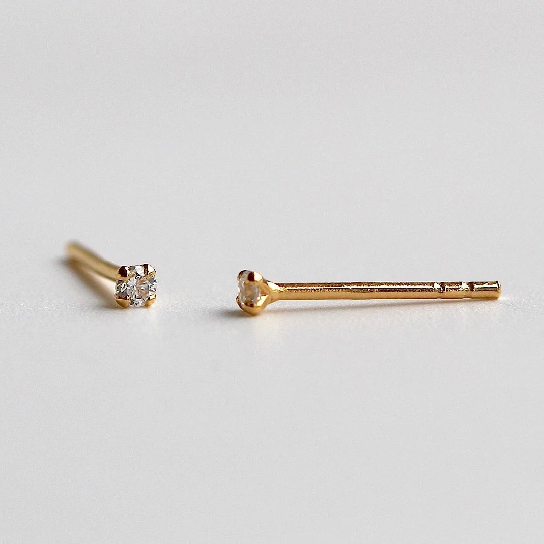 Sloane - Glimmering Mini Stud Earrings 2mm