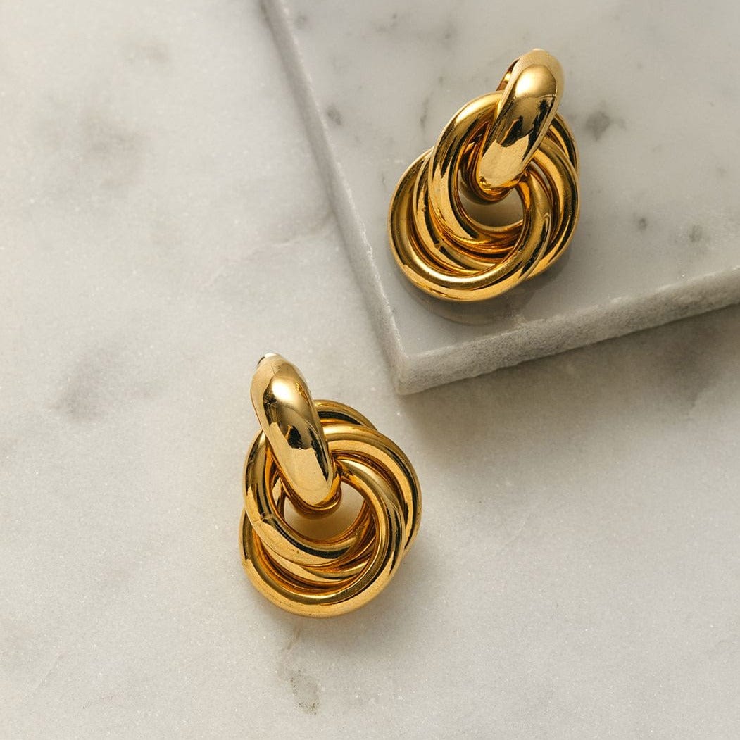 Rania – Gold Earrings with Intertwined Design