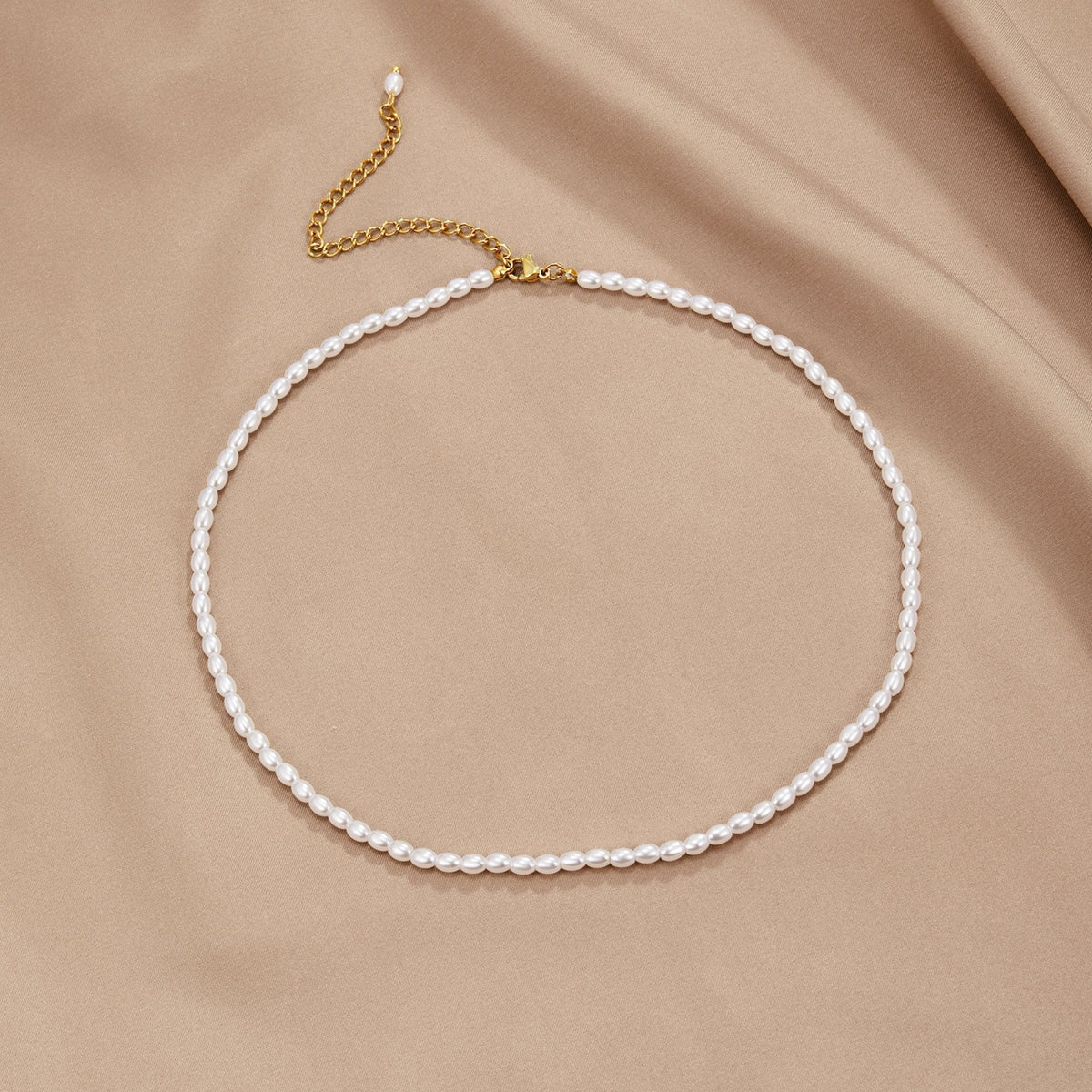 Olivia – Elegant Pearl Necklace