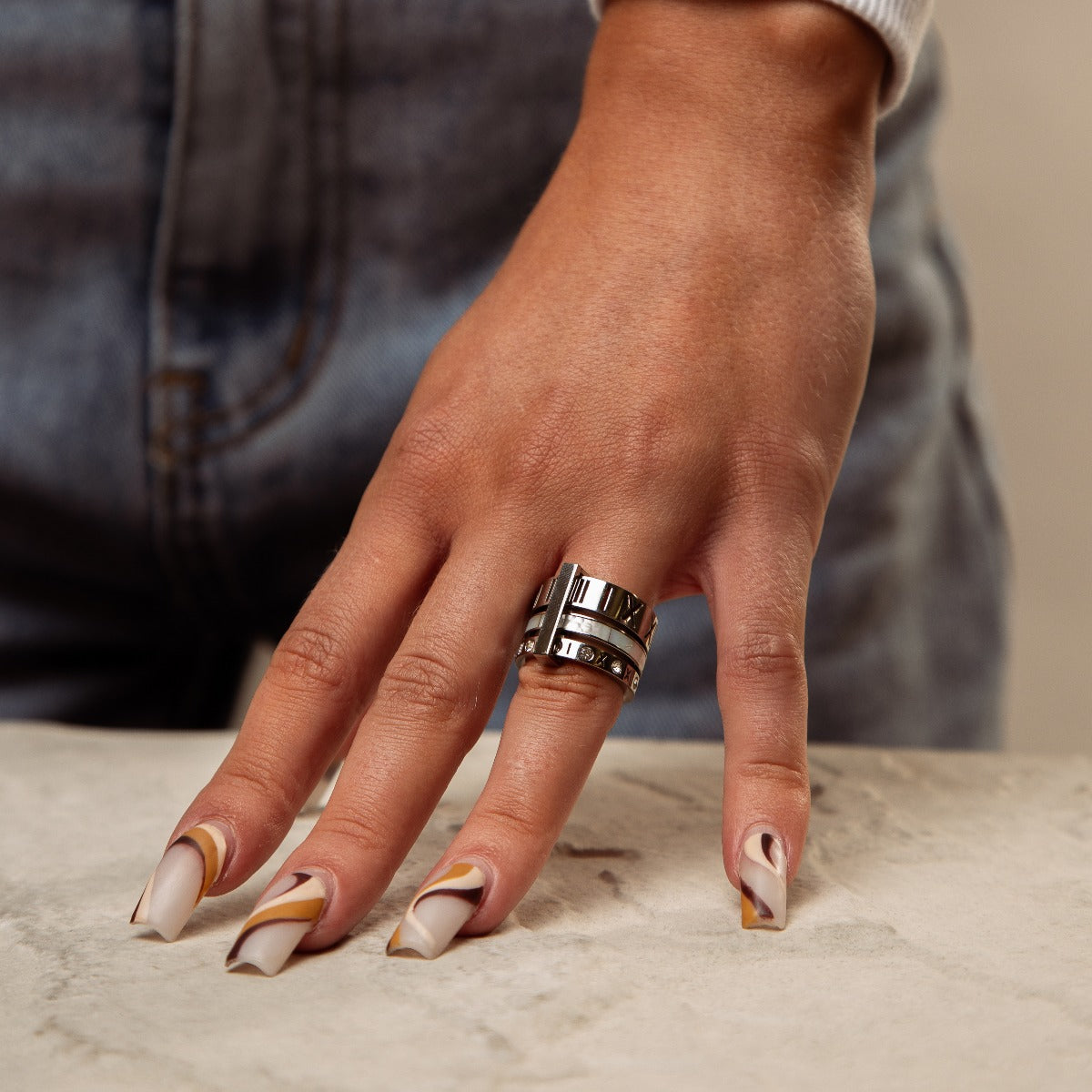 Isabelle – Threefold stacked ring with glittering stones