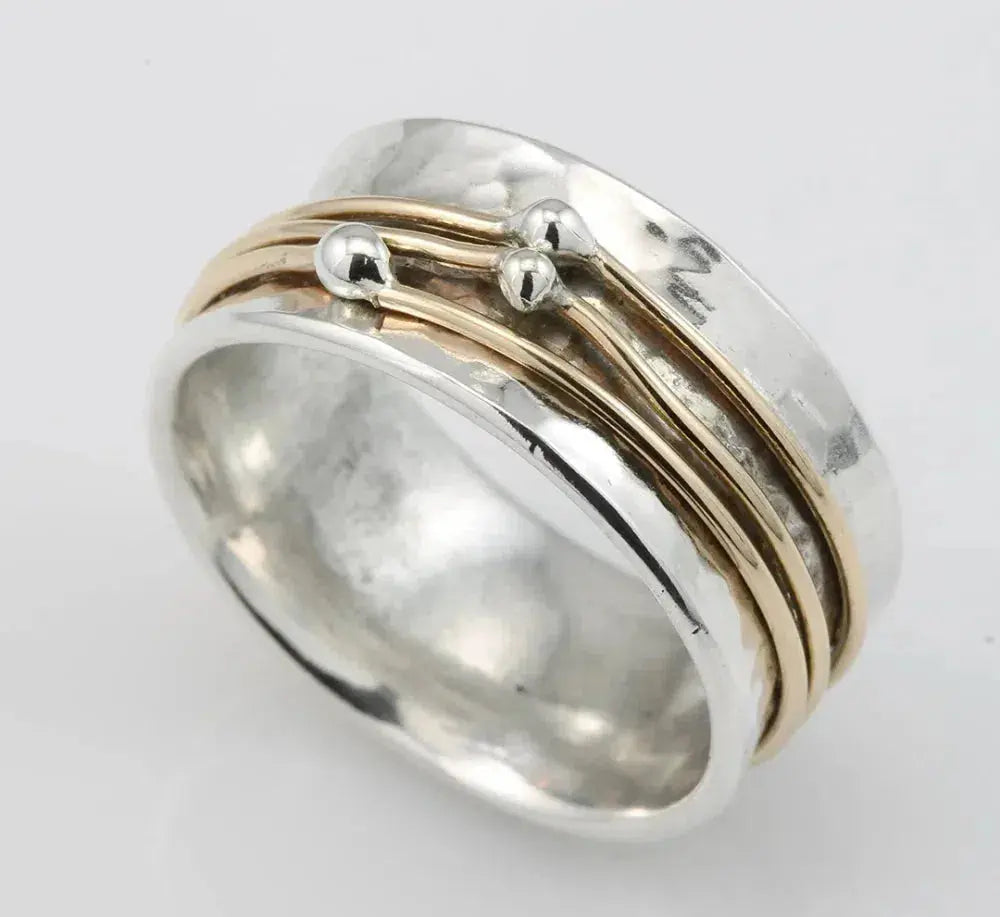 Radiant Elegance – Vintage Gold and Silver Ring with Gleaming Surface