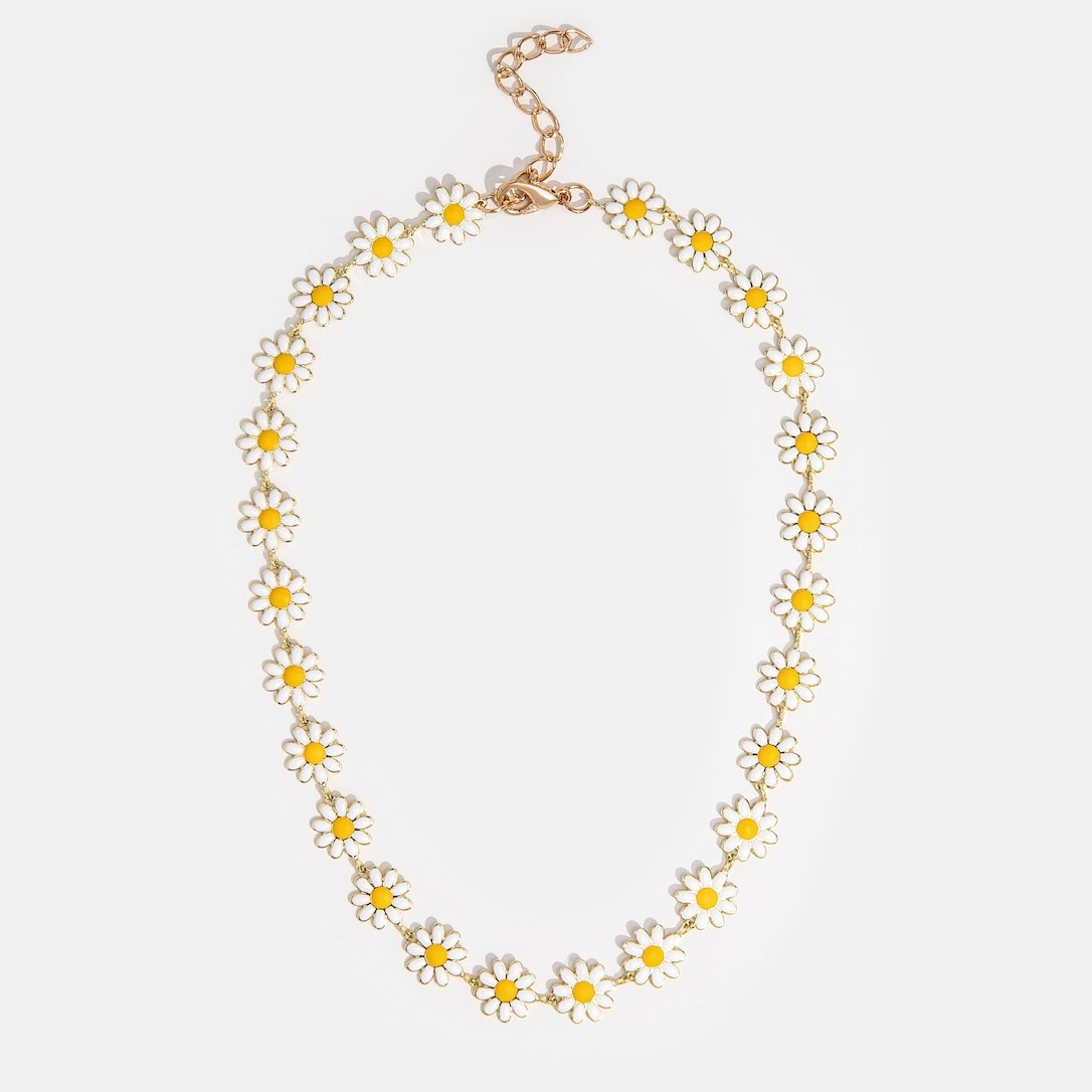Lilith - Daisy Necklace in White