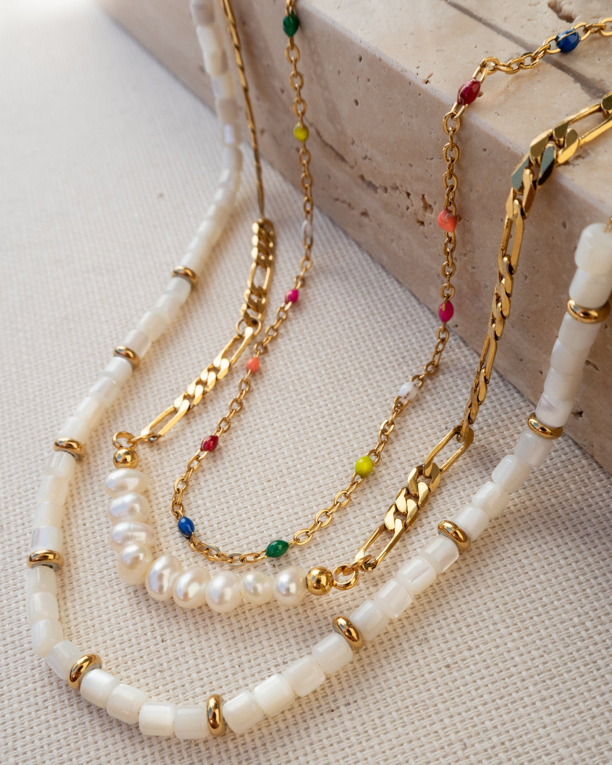 Alba - Choker in Rainbow and Gold