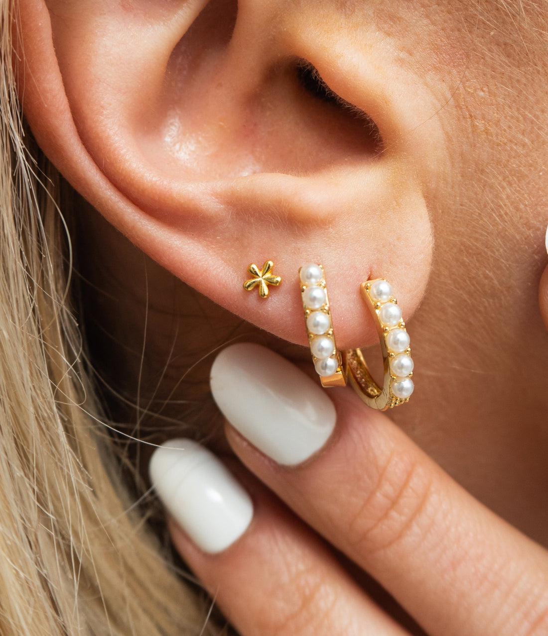 Monica - Small Flower Stud Earrings