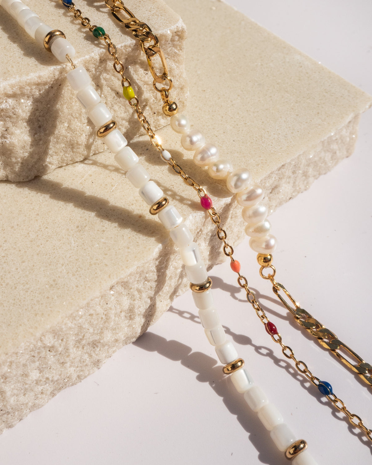 Alba - Choker in Rainbow and Gold