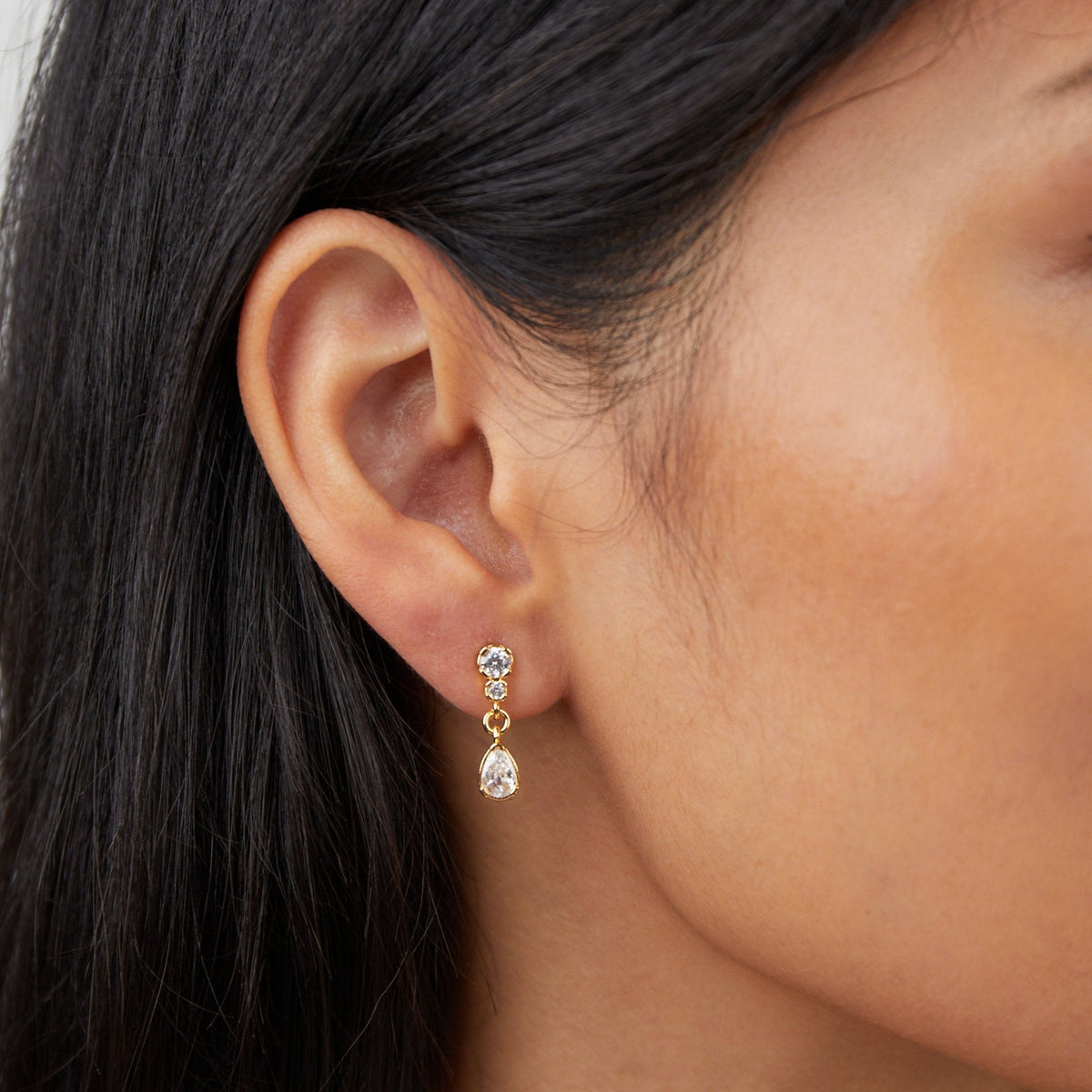 Yarina - Teardrop Crystal Earrings