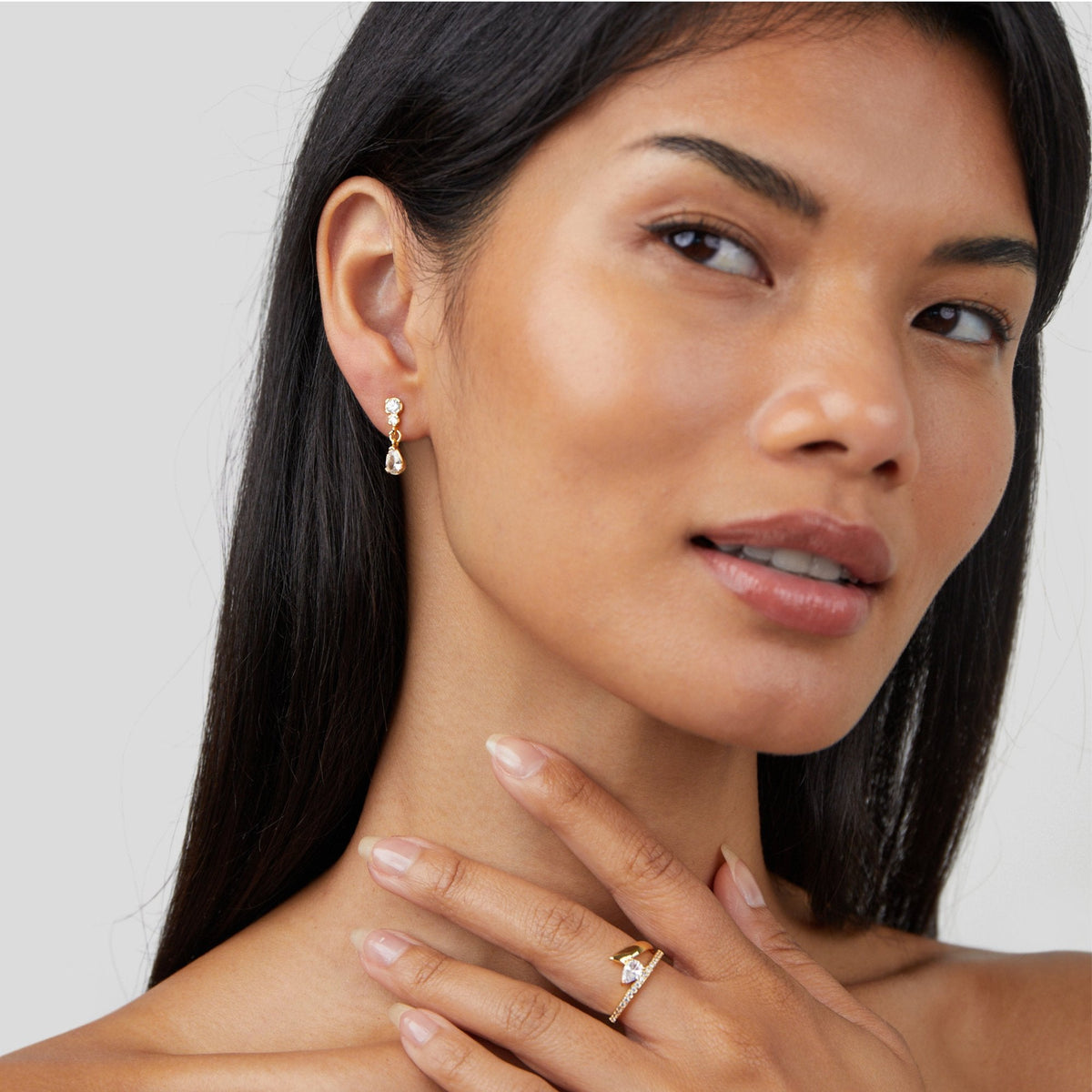 Yarina - Teardrop Crystal Earrings